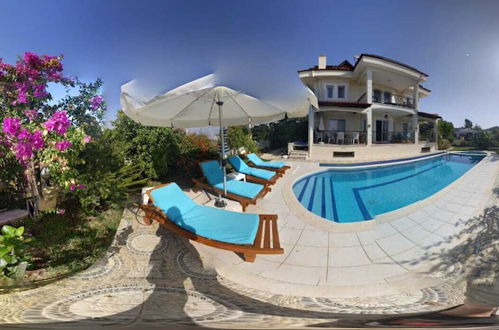 Foto 20 - Villa Ruya,with Swimming Pool & Stunning sea Views