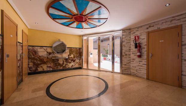 Entrada (vista interior)