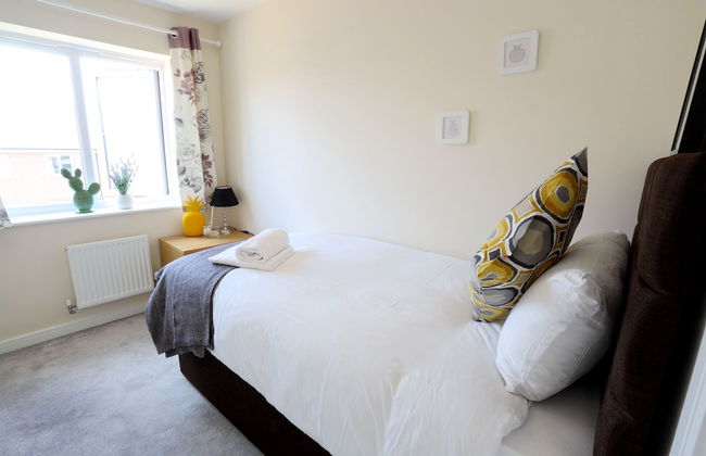 Birmingham Airport/NEC Beauty Homebase - Foto 10