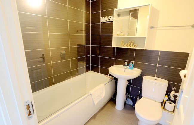 Birmingham Airport/NEC Beauty Homebase - Foto 35