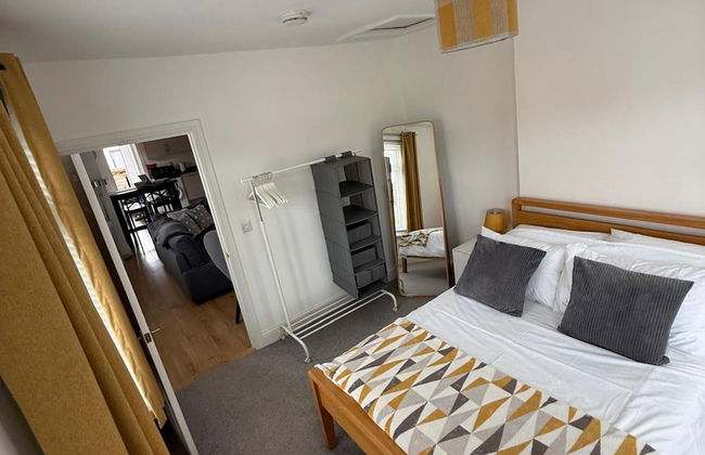 1 Bed Flat Sleeps 4, Free Parking, Balcony - Foto 6