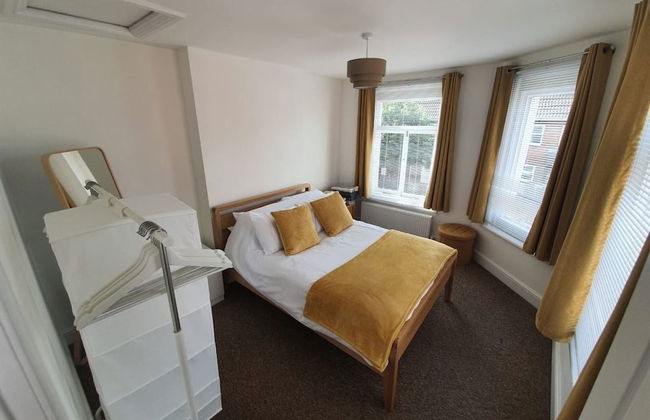 1 Bed Flat Sleeps 4, Free Parking, Balcony - Foto 3