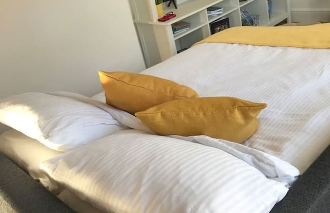 1 Bed Flat Sleeps 4, Free Parking, Balcony - Foto 4