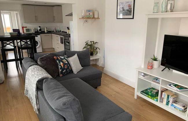 1 Bed Flat Sleeps 4, Free Parking, Balcony - Foto 1