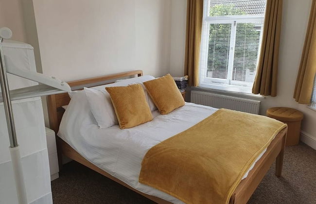 1 Bed Flat Sleeps 4, Free Parking, Balcony - Foto 2