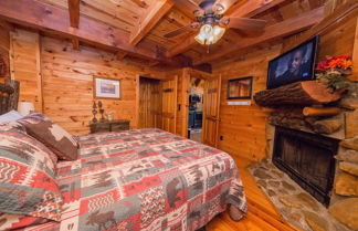 Photo 3 - Secluded Escape - One Bedroom Cabin