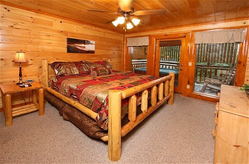 Foto 3 - Mountain Movie Inn - Six Bedroom Cabin
