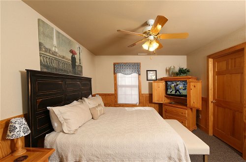 Photo 7 - Cedar Falls 8 - Three Bedroom Chalet