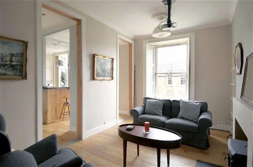 Photo 11 - Edinburgh Spacious Apartment - Royal Mile