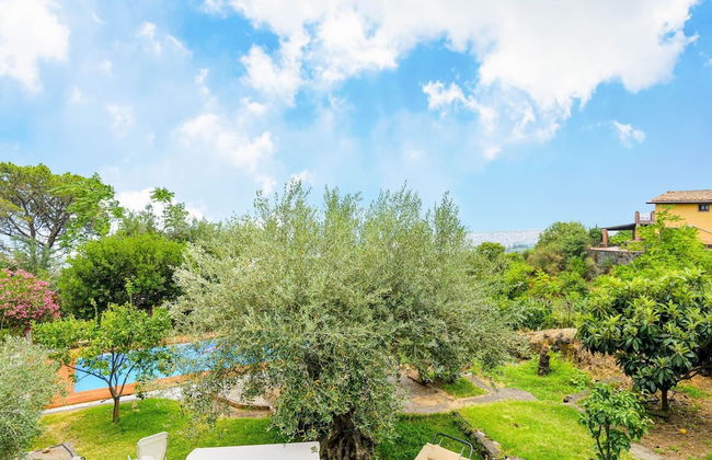 Charming Villa With Pool and Panoramic Surroundings - Foto 27