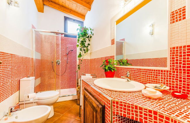 Charming Villa With Pool and Panoramic Surroundings - Foto 15