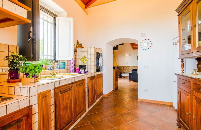 Charming Villa With Pool and Panoramic Surroundings - Foto 12