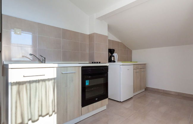 Apartment in Sveti Vid Near the Adriatic - Photo 6