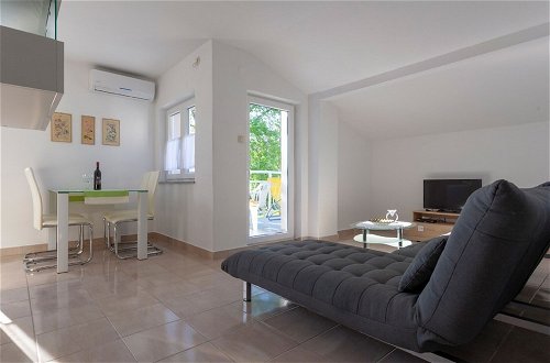 Foto 7 - Luxurious Apartment in Sveti Vid-miholjice With Terrace