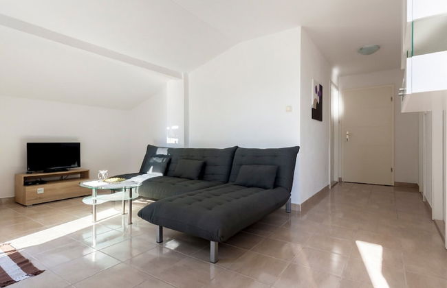 Apartment in Sveti Vid Near the Adriatic - Photo 8