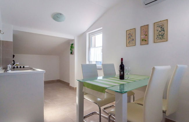 Apartment in Sveti Vid Near the Adriatic - Photo 18