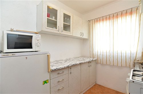 Photo 6 - Apartment 903