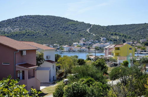 Photo 15 - Lovely 2-bed Apartment in Vinisce, Close to Beach