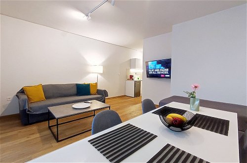 Photo 36 - Vivo Apartments