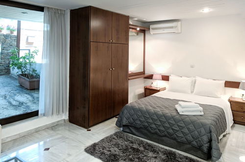 Photo 2 - Vivo Apartments