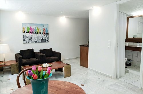 Photo 4 - Vivo Apartments