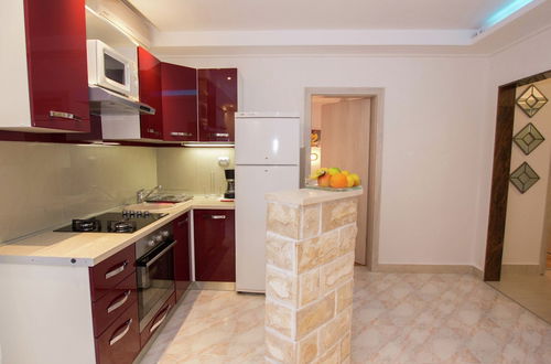 Photo 6 - Spacious Apartment in Slatine With Terrace