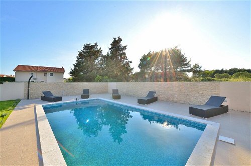 Foto 42 - Villa Fresia in Vir With 4 Bedrooms and 2 Bathrooms