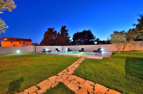 Photo 54 - Villa Fresia in Vir With 4 Bedrooms and 2 Bathrooms