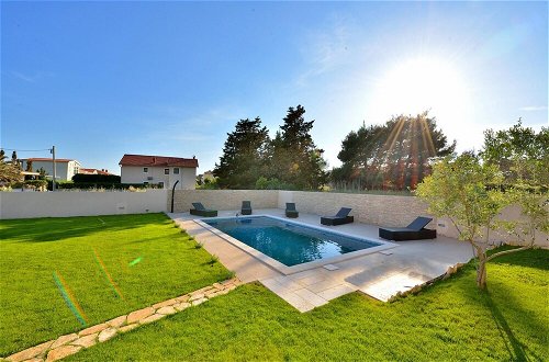 Photo 49 - Villa Fresia in Vir With 4 Bedrooms and 2 Bathrooms