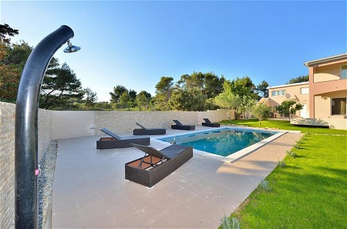 Photo 43 - Villa Fresia in Vir With 4 Bedrooms and 2 Bathrooms