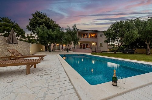 Photo 79 - Villa Fresia in Vir With 4 Bedrooms and 2 Bathrooms
