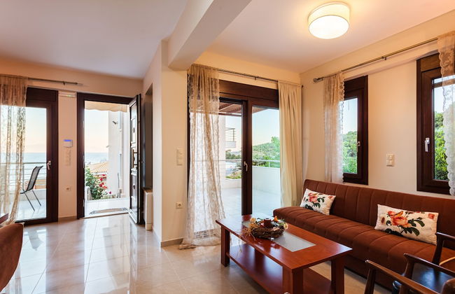 Seaside Getaway - Aelia Villa's Dreamy Paradise - Foto 12