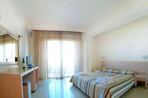 Photo 5 - Apollo Apartments