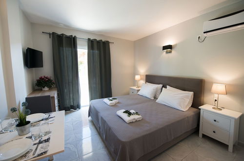 Photo 4 - Regalo Apartments