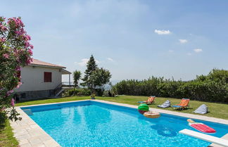 Foto 1 - Dream Holidays in a Luxurious Garden Pool Villa