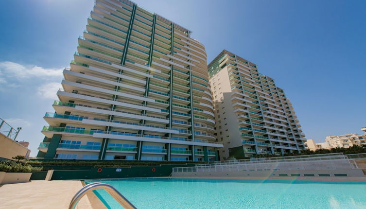 Foto 1 - Seafront Apartment in Sliema With Pool, Upmarket Complex