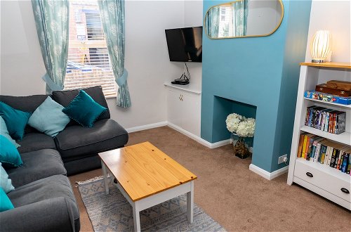 Photo 14 - Comfy, 2 Bed House, Sleeps 6 with Garden and Free Parking in Cheltenham