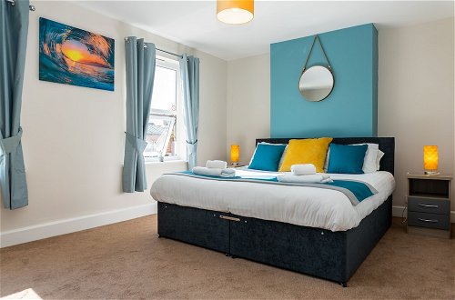 Photo 7 - Comfy, 2 Bed House, Sleeps 6 with Garden and Free Parking in Cheltenham