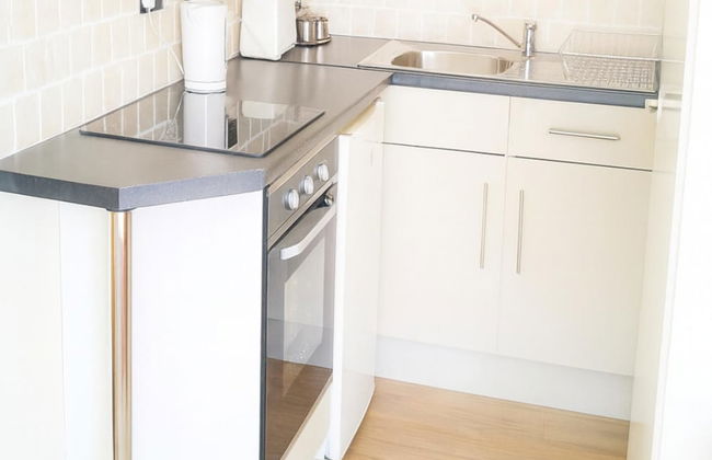Apsley 4 Sleeps 2 With Free Wi-fi - Photo 4
