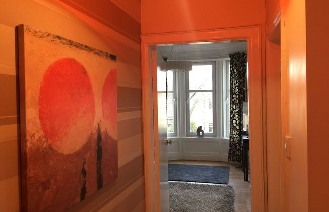 Great location 1 Bedroom Scotstoun Flat - Photo 11