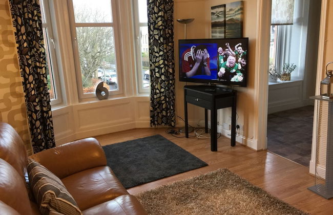 Great location 1 Bedroom Scotstoun Flat - Photo 6