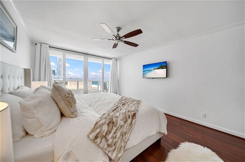 Photo 30 - 3 Bedroom Condo With Stunning Balcony View