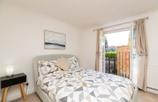 Photo 3 - Inviting 1-bed Apartment in Banbury