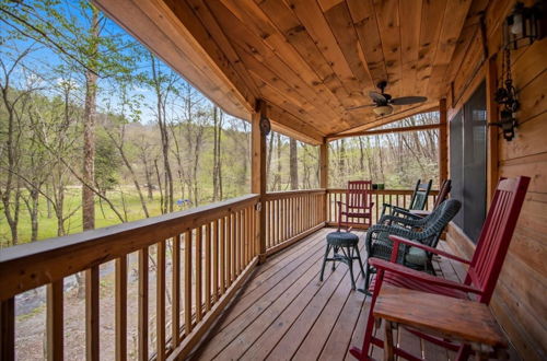 Photo 2 - Bear Necessities-cozy Cabin Beside Briar Creek Fire pit Wifi and pet Friendly