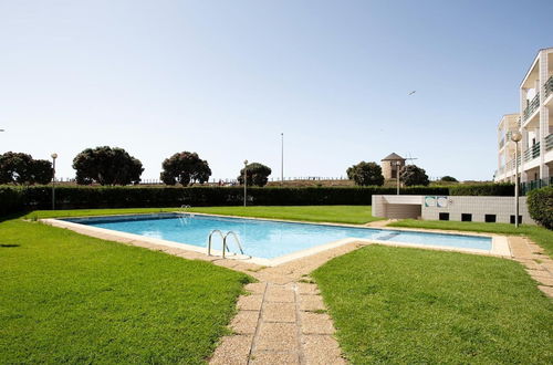 Photo 14 - Apartment by the Sea, With Pool