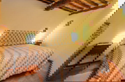 Foto 3 - Stunning Holiday Home in Umbria with Hot Tub