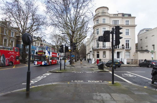 Photo 10 - Holland Park Luxury with Garden