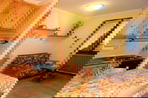 Foto 5 - On a Residence, Near the Lake, With Swimming Pool and Terrace