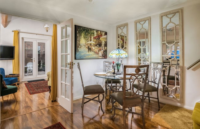 Mirrored Reflections - Foto 6