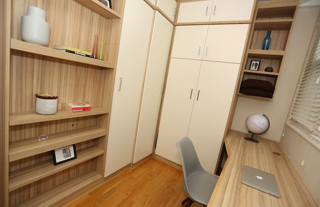 3 Beds 2 Baths Penthouse - Photo 6